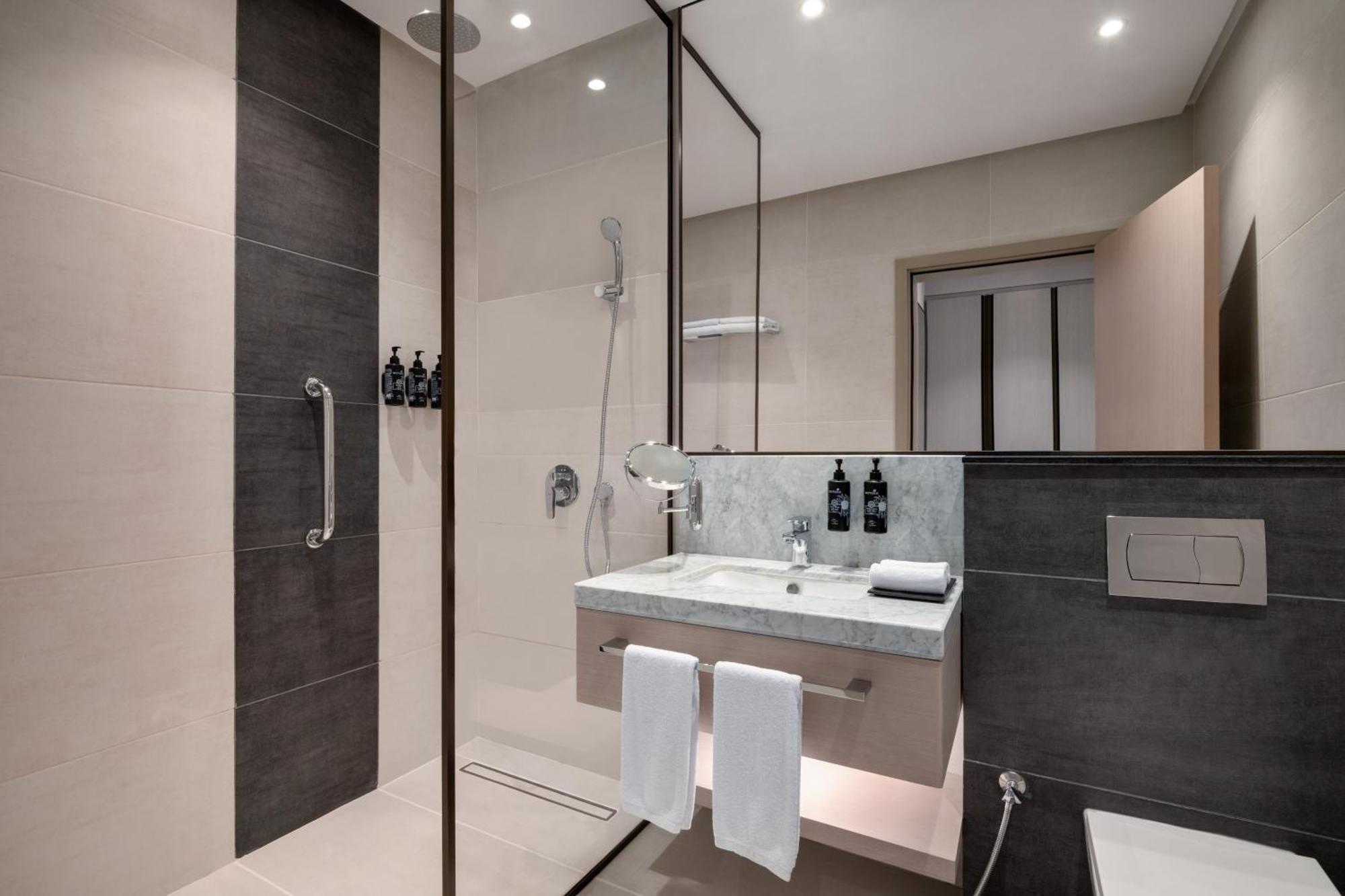 Hotel Ramada By Wyndham King Fahd Road Riyadh