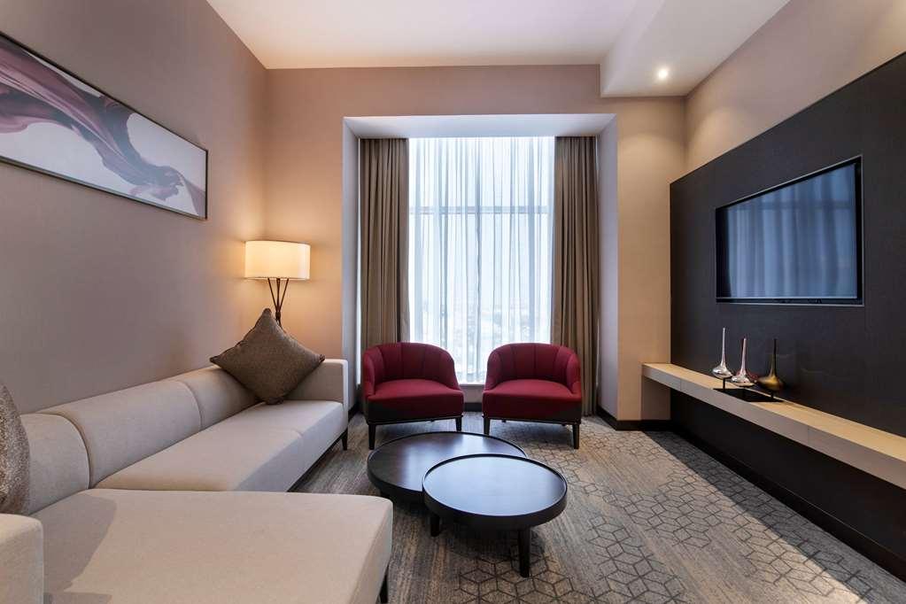 Ramada By Wyndham King Fahd Road 5*