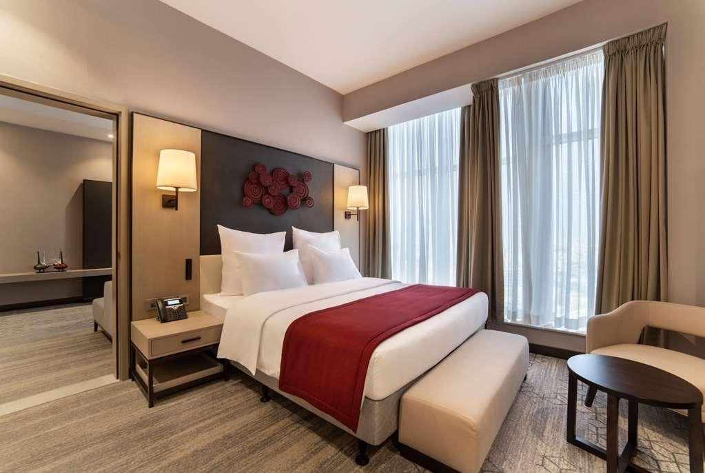 Ramada By Wyndham King Fahd Road فندق 5*