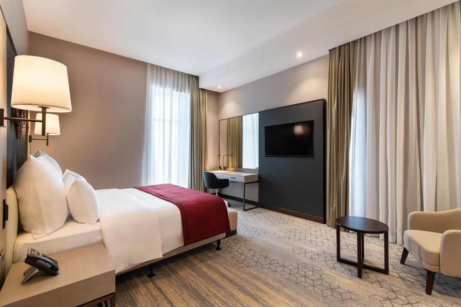 فندق Ramada By Wyndham King Fahd Road 5*