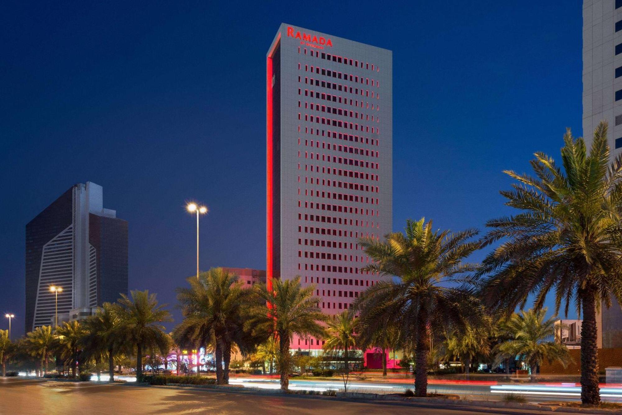 Ramada By Wyndham King Fahd Road 5*