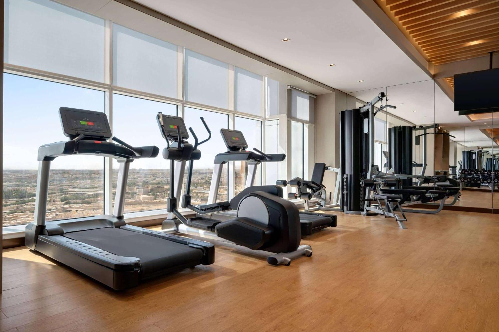 Ramada By Wyndham King Fahd Road 5*