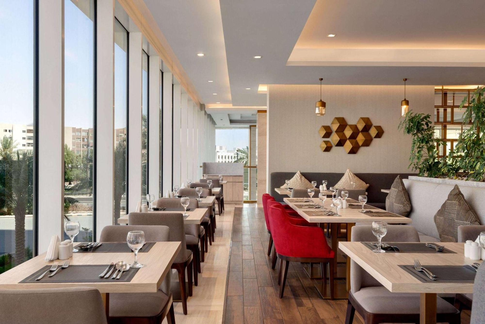 Ramada By Wyndham King Fahd Road Riyad